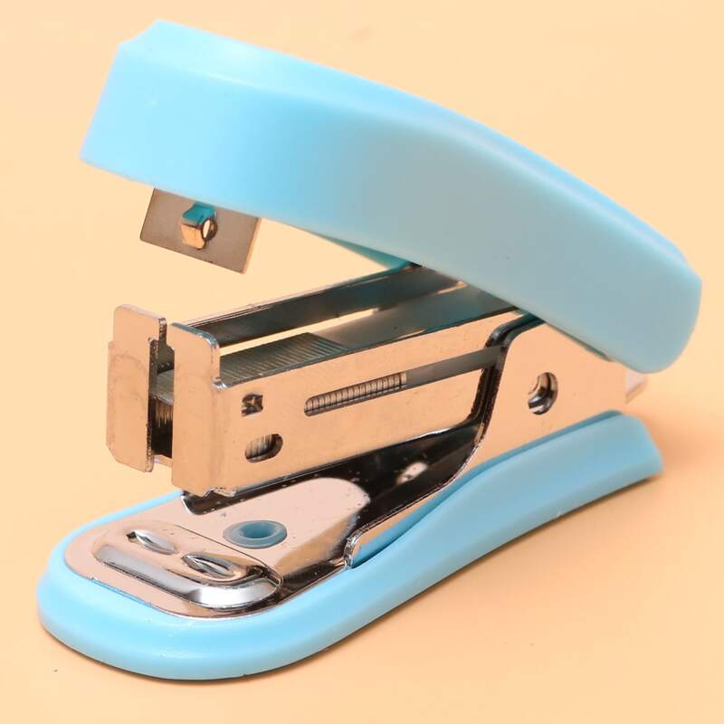 

1pc Mini Stapler, Baby blue