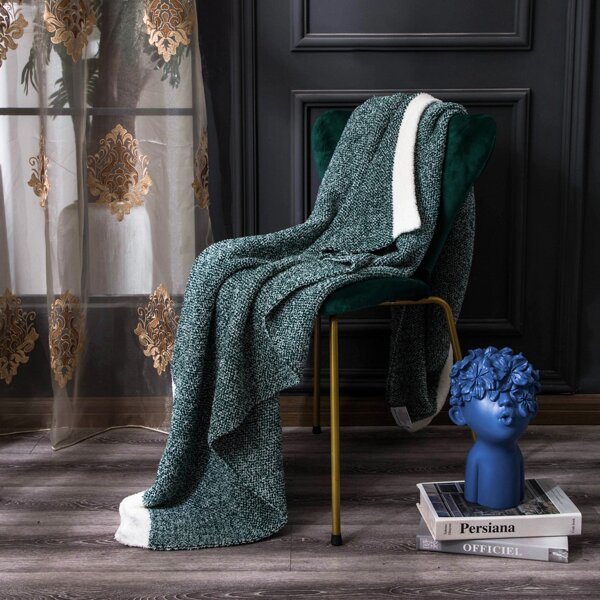 

Contrast Trim Fluffy Blanket, Dark green