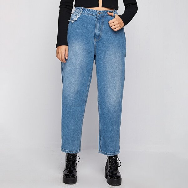 

Plus Slant Pocket Straight Jeans, Medium wash