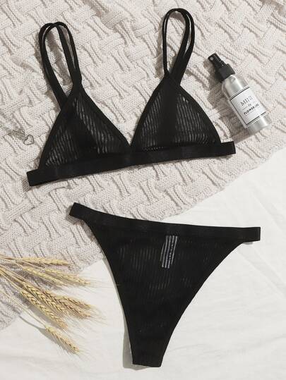 طقم ملابس داخلي لنجري شفاف مخطط