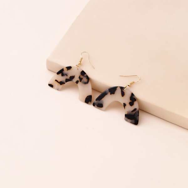 

Tortoiseshell Pattern Geo Drop Earrings, Brown