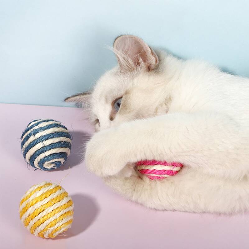 

3pcs Random Color Striped Cat Toy Ball, Multicolor