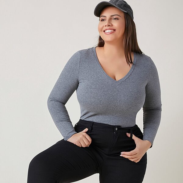 

Plus V-neck Fitted Tee, Grey