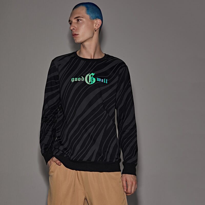 

Guys Letter Graphic Sweatshirt, Black