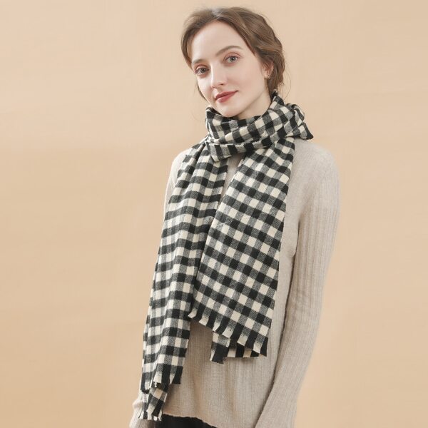 

Gingham Pattern Scarf, Black and white