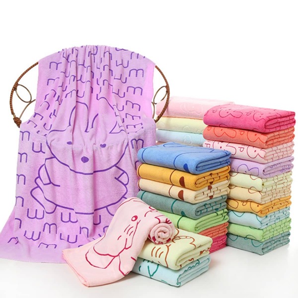 

2pcs Cartoon Graphic Random Bath Towel, Multicolor