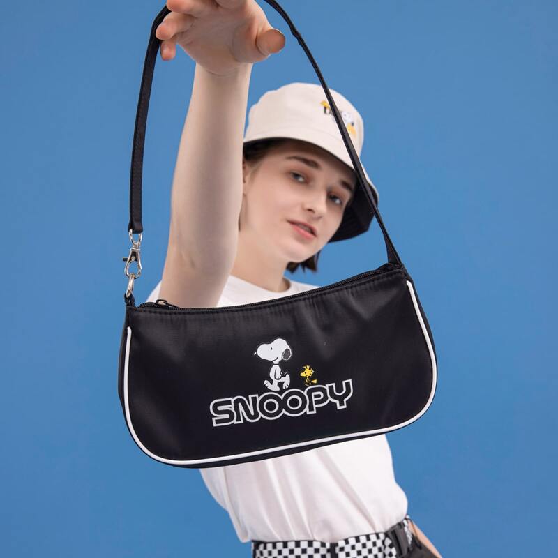 

ROMWE X PEANUTS Baguette Bag, Black