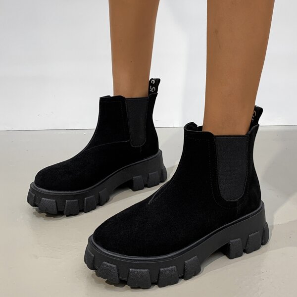 

Minimalist Chunky Chelsea Boots, Black