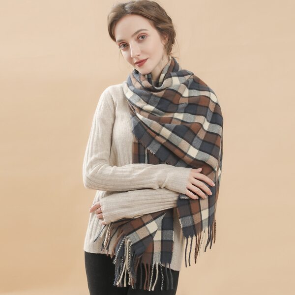 

Plaid Pattern Fringe Hem Scarf, Multicolor
