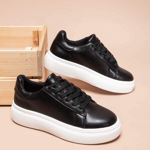 

Lace-up Front Skate Shoes, Black