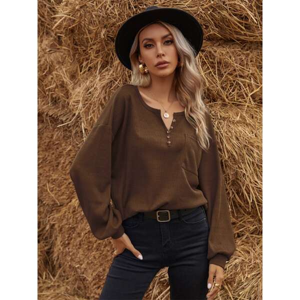 

Notched Neck Pocket Patched Waffle Tee, Coffee brown