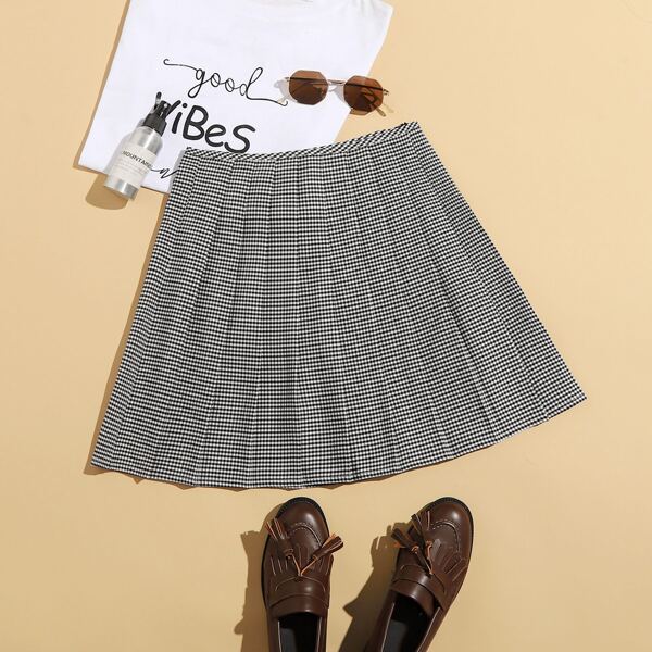 

Gingham Pleated Mini Skirt, Black and white