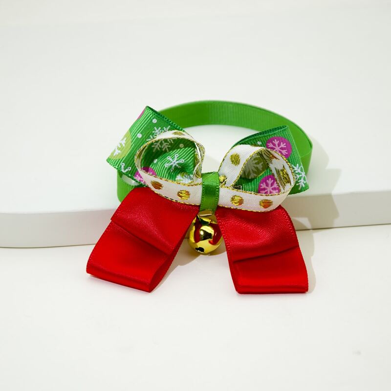 

Christmas Snowflake Print Cat Bow Tie, Multicolor