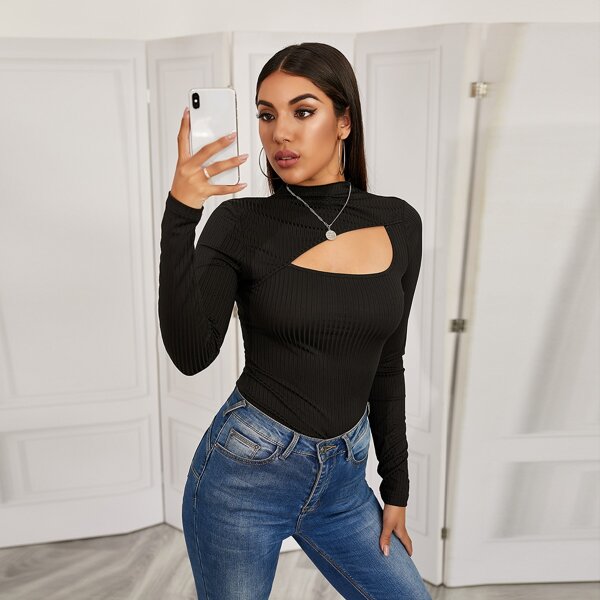 

Cut Out Front Rib-knit Slim Tee, Black