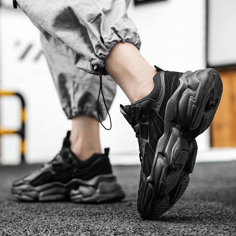 

Guys Solid Lace-up Chunky Sneakers, Black