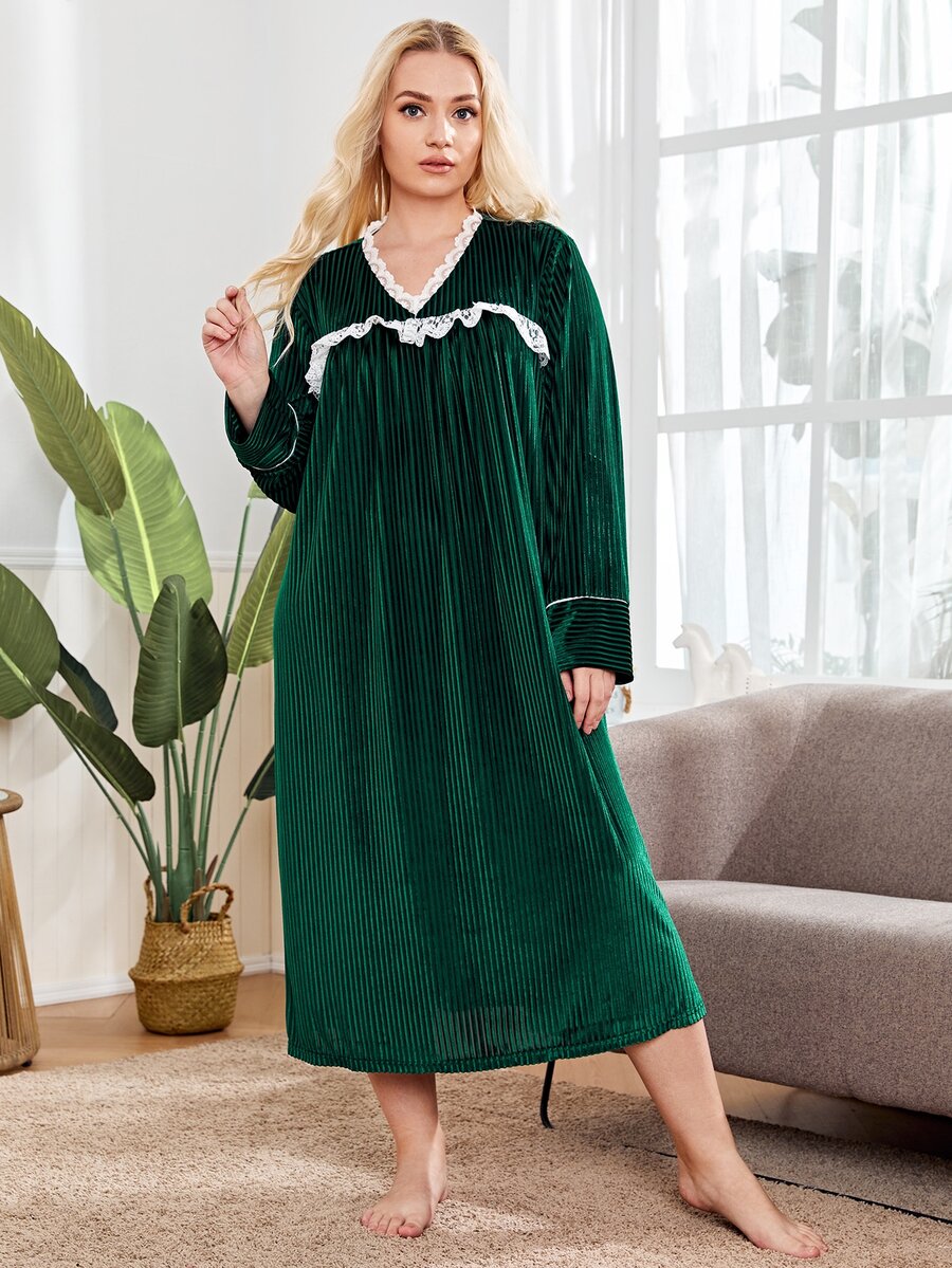 SHEIN 大碼緹花蕾絲邊天鵝絨睡裙 - 墨綠色 - 查看 1