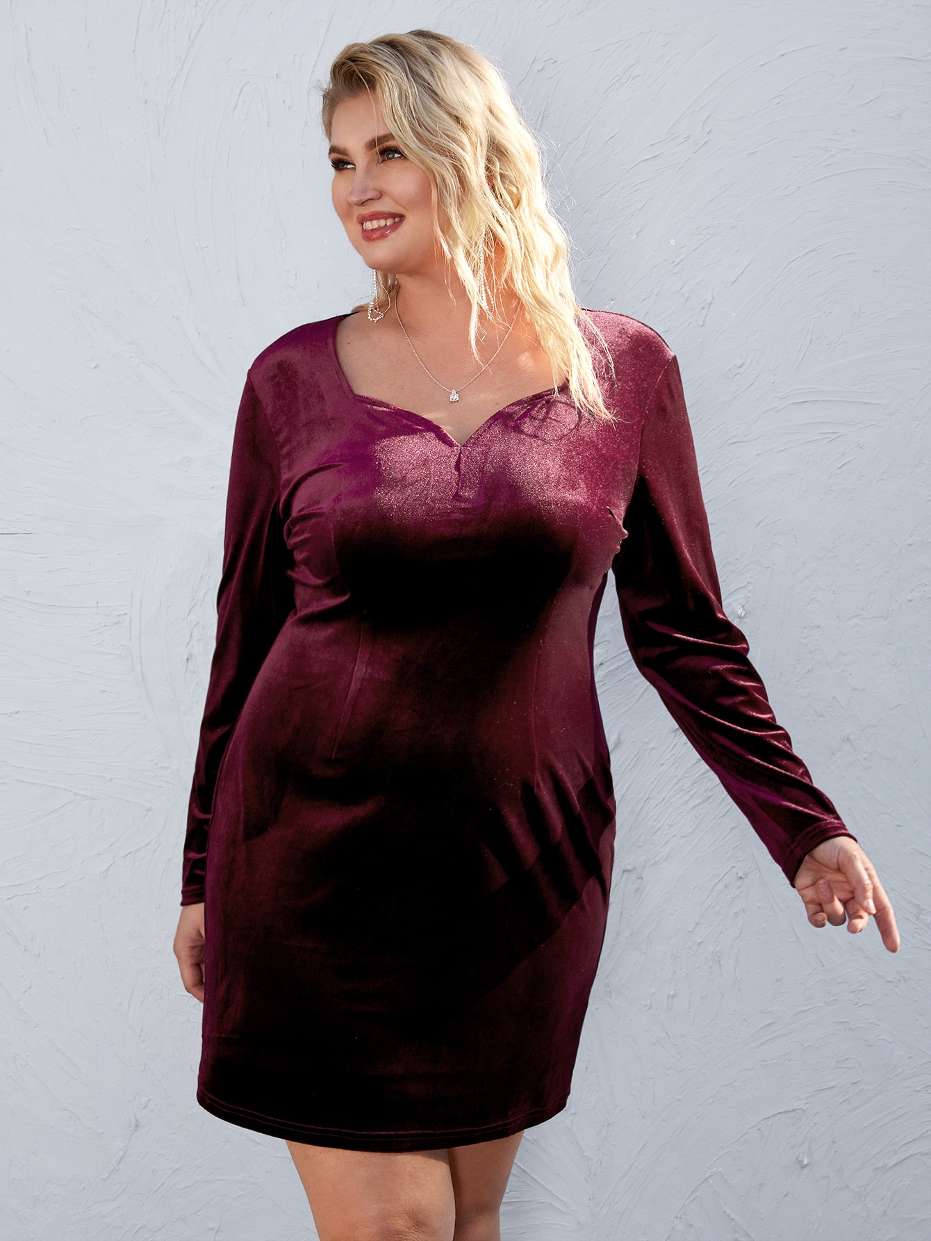 Plus Solid Velvet Sweetheart Neck Dress thumbnail