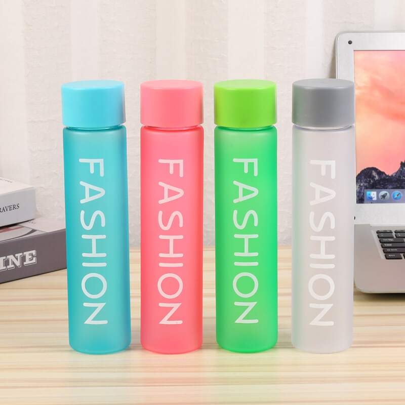 

1pc Fashion Graphic Water Bottle, Multicolor