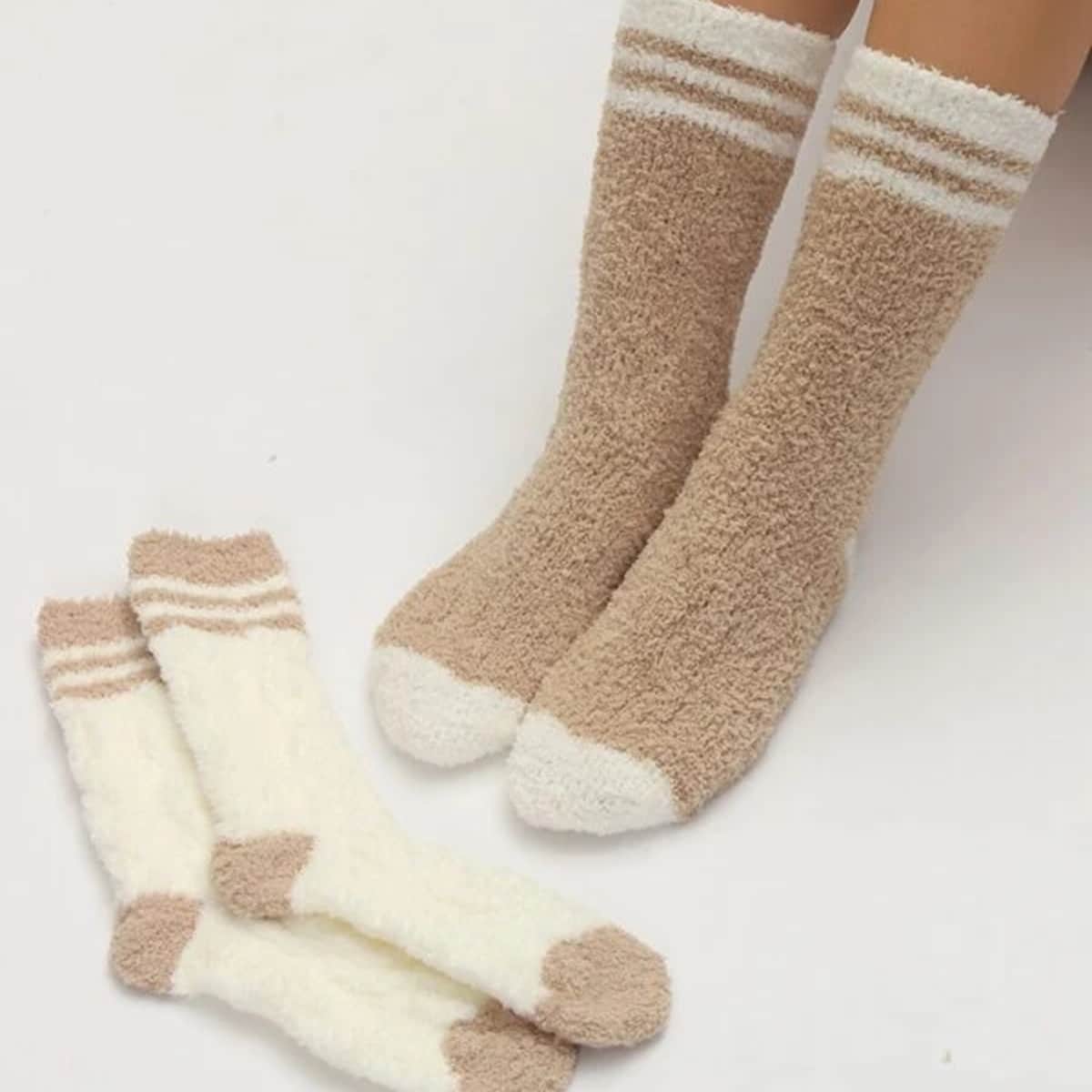 

2pairs Striped Fuzzy Socks, Multicolor