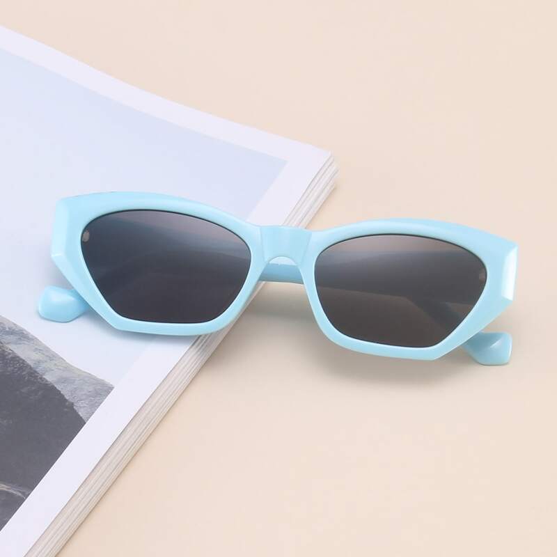 

Irregular Frame Sunglasses
