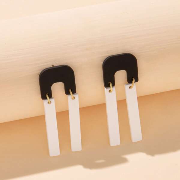 

Acrylic Geo Design Earrings, White