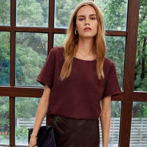 

Round Neck Solid Tee, Maroon