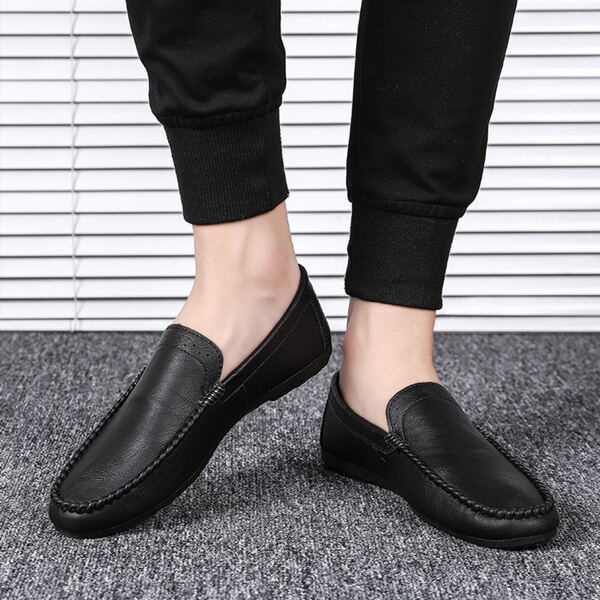 

Men Perforated Detail Stitch Trim Slip On Loafers, Black