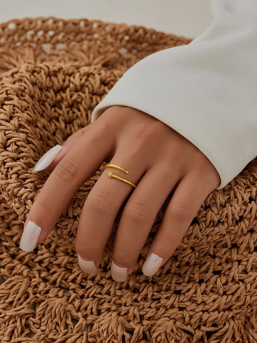 Anillo con diseño tornillo - Amarillo Oro - Ver 1