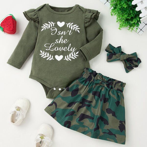 

Baby Girl Slogan Graphic Bodysuit & Camo Skirt & Headband, Army green