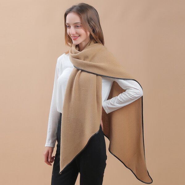 

Contrast Trim Scarf, Multicolor