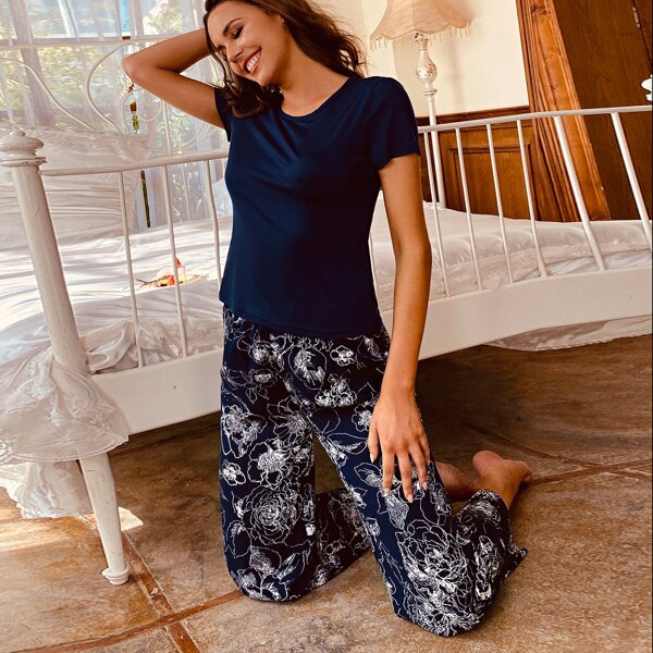 

Tee & Floral Print Pants Pajama Set, Navy blue