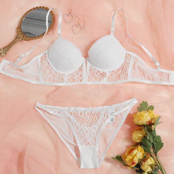 

Guipure Lace Underwire Lingerie Set, White