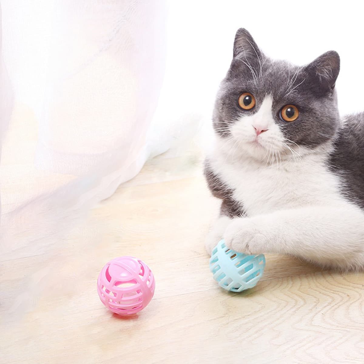 

2pcs Random Color Cat Plastic Bell Ball, Multicolor