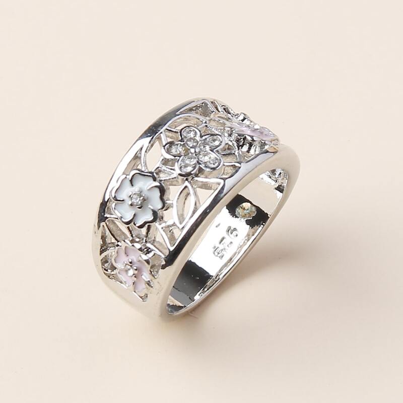 

Rhinestone Floral Ring, Silver