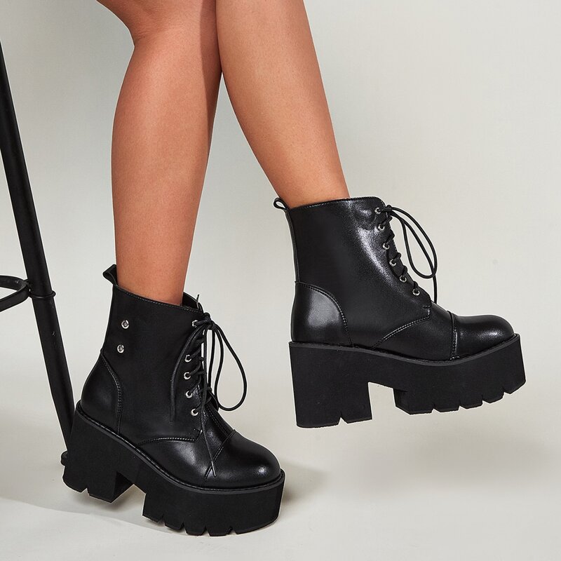 

Lace Up Front Chunky Heeled Boots, Black