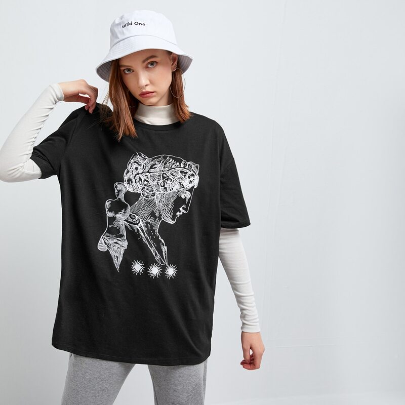 

Sculpture Graphic Oversized Tee, Black