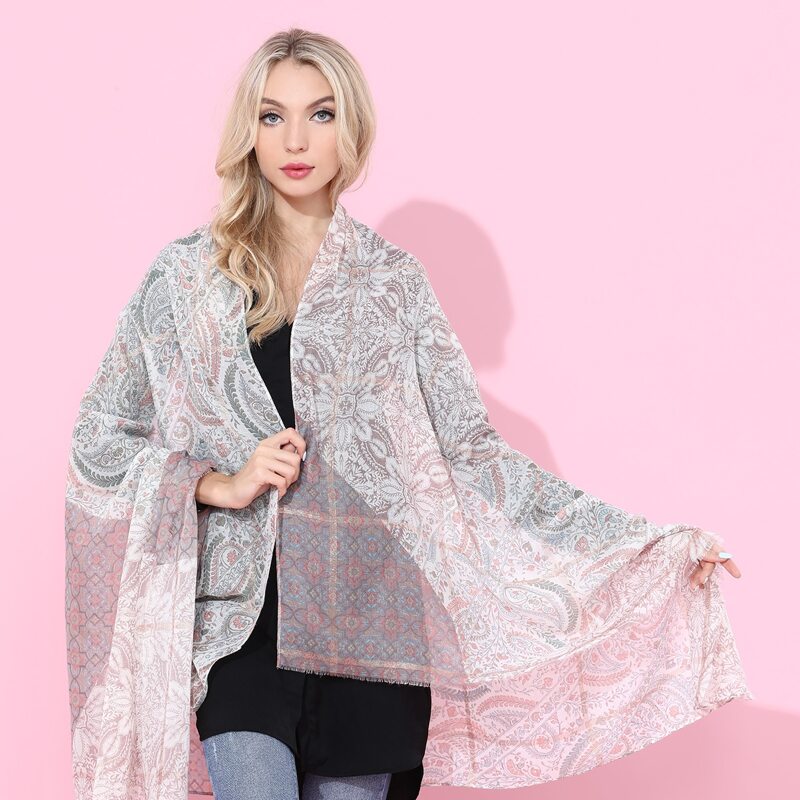 

Leaf Pattern Scarf, Multicolor