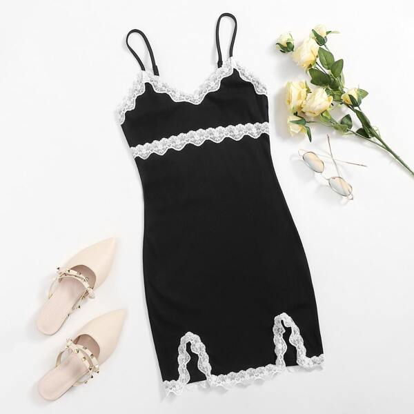 

Contrast Lace Detail M-slit Hem Dress, Black