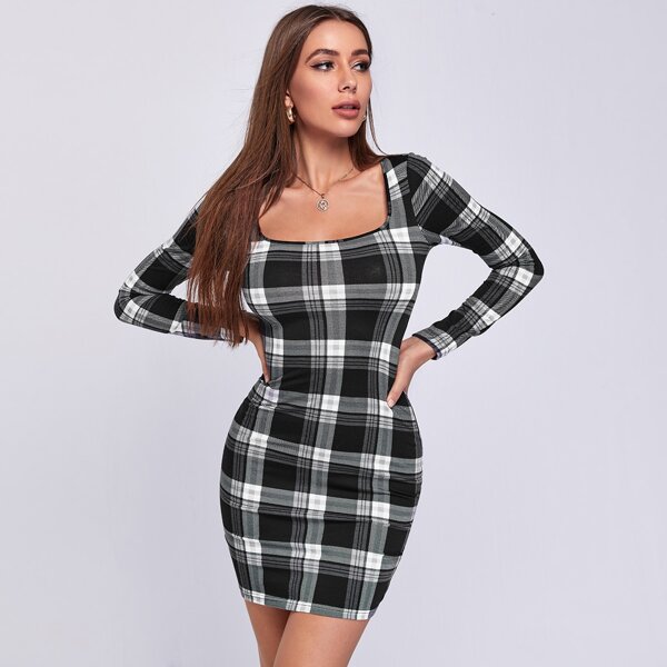 

Scoop Neck Bodycon Dress, Black and white