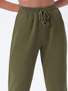 SHEIN BASICS 含棉腰部抽繩斜口袋素色搖粒絨束腳褲 - 軍綠色 - 查看 5