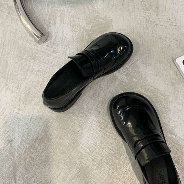 

Minimalist Slip On Loafers, Black