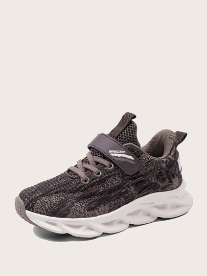 أحذية رياضية للأطفال تخريم رسالة