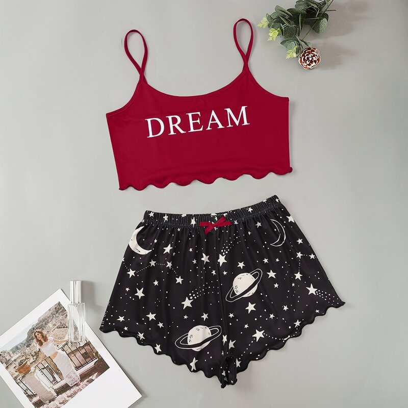 

Letter & Galaxy Print Scallop Trimed Crop Cami Top & Shorts PJ Set, Multicolor