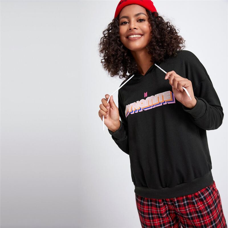 

Letter Graphic Drawstring Hoodie, Black