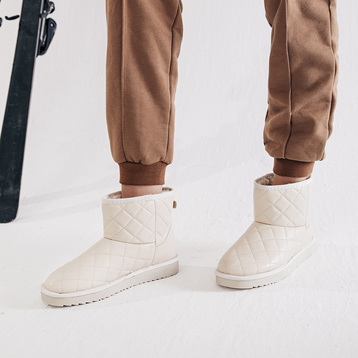 Image of Round Toe Quilted Snow Boots