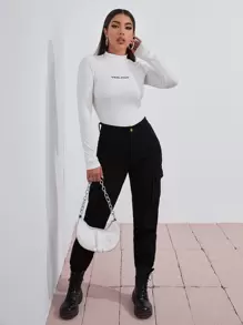 SHEIN MOOSTA Camiseta con bordado de letra de cuello alto