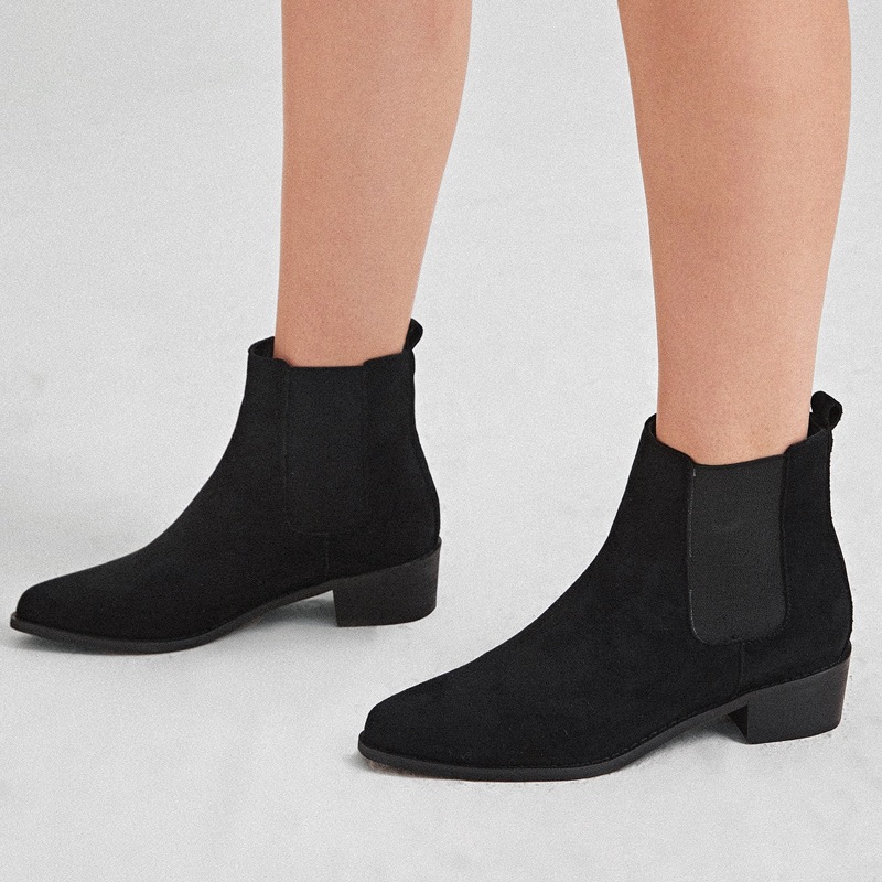 

Chunky Heeled Chelsea Boots, Black