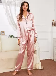 Ensemble de pyjama satin avec passepoil contrasté, vacances