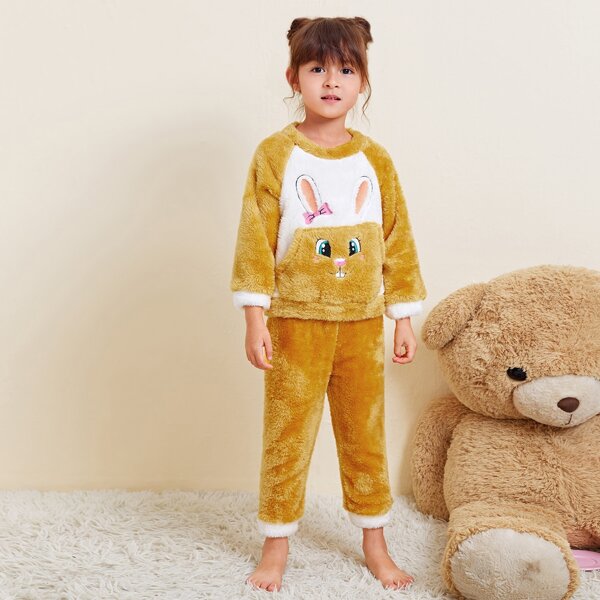 

Toddler Girls Cartoon Graphic Kangaroo Pocket Flannel PJ Set, Mustard yellow