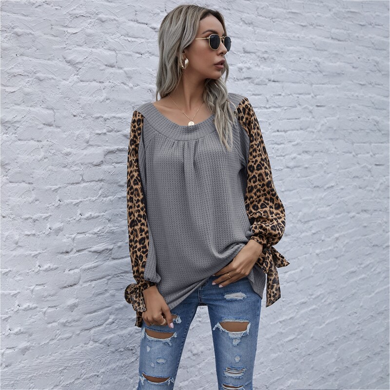 

Leopard Raglan Sleeve Tee, Grey